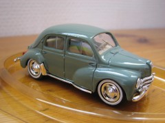 73 SOL RENAULT 4CV.jpg